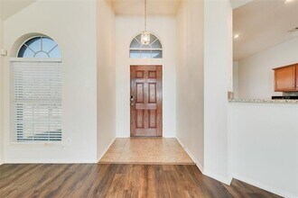 3010 Canary Ln in Midlothian, TX - Foto de edificio - Building Photo