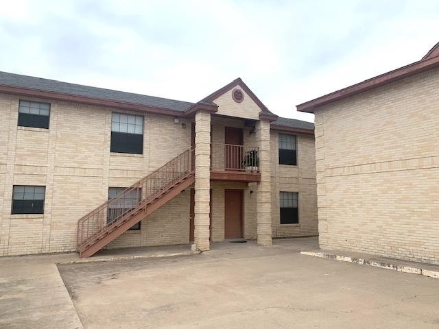 1502 E San Pedro St in Laredo, TX - Building Photo