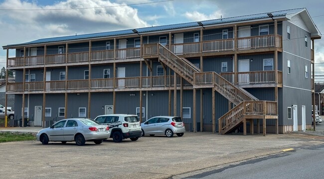 1309 Main St E in Oak Hill, WV - Building Photo - Building Photo