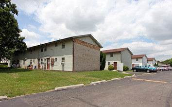 Demorest Village South in Columbus, OH - Building Photo - Building Photo