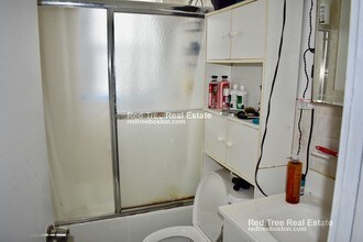 42 Day St, Unit A in Boston, MA - Foto de edificio - Building Photo