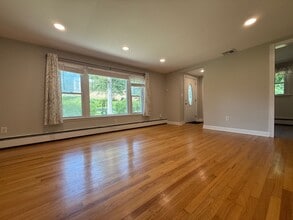 520 Toleman Rd in Rock Tavern, NY - Building Photo - Building Photo