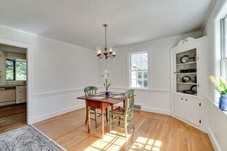 27 Fairway Dr in Newton, MA - Building Photo - Building Photo