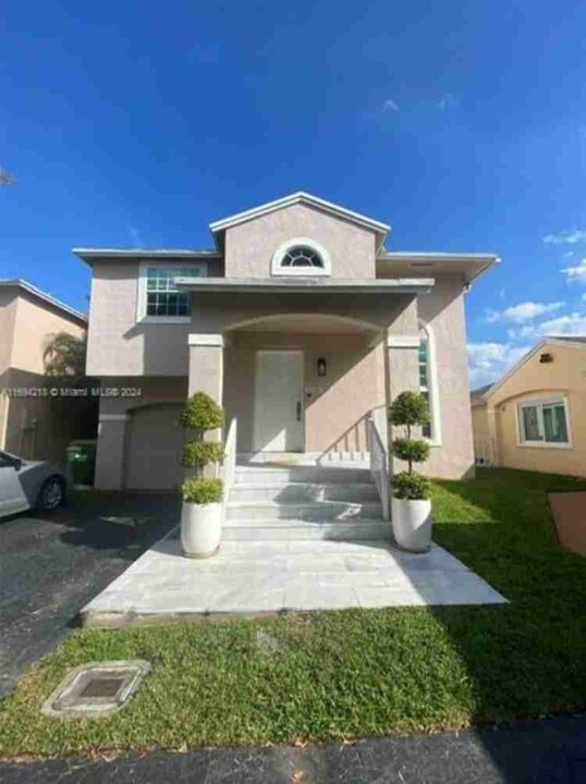 11705 NW 12th St in Pembroke Pines, FL - Building Photo