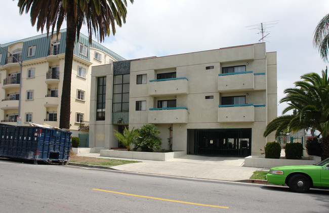 730 S Oxford Ave in Los Angeles, CA - Foto de edificio - Building Photo