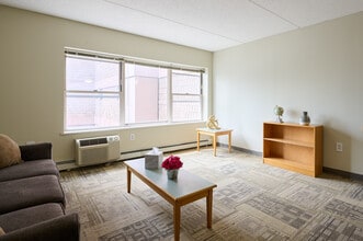 312 College Ave in Ithaca, NY - Building Photo - Interior Photo