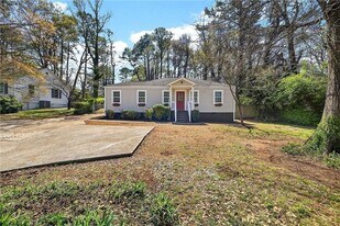 955 S Columbia Dr in Decatur, GA - Building Photo