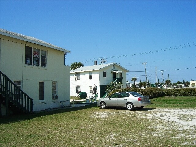 138 Botefuhr Ave in Daytona Beach, FL - Foto de edificio