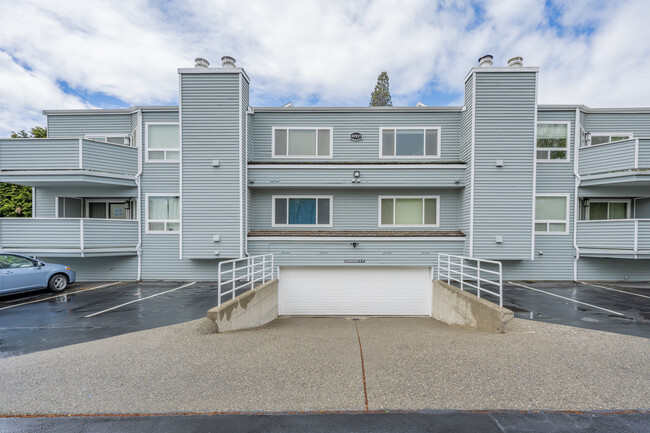 Spyglass Condominium in Des Moines, WA - Building Photo - Building Photo