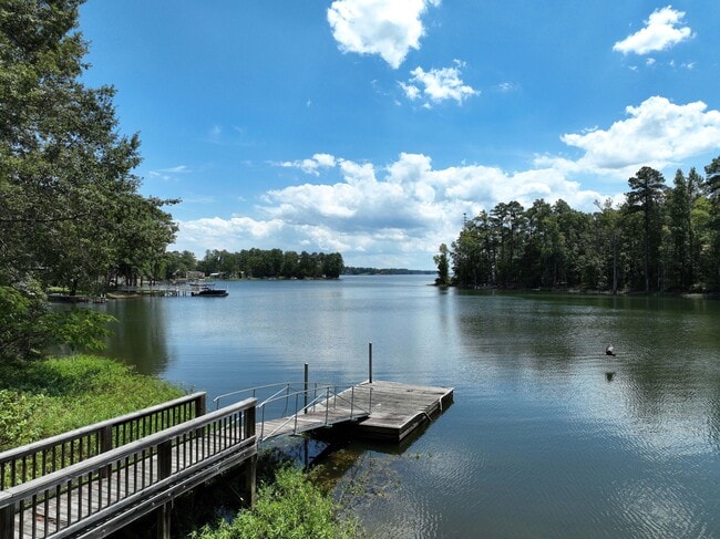 property at 425 Shamrock Ct