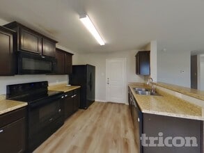 2902 Hypatia Meadow, Unit 5 in San Antonio, TX - Foto de edificio - Building Photo