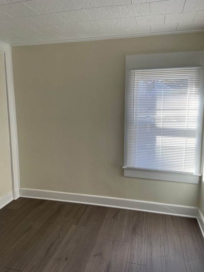 1320 Marne St in Winston-Salem, NC - Foto de edificio - Building Photo