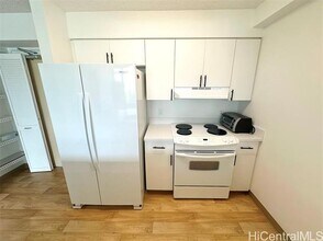 215 N King St in Honolulu, HI - Building Photo - Building Photo