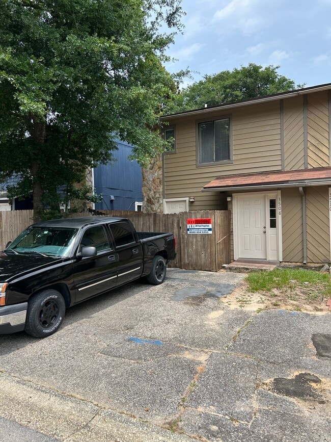 property at 3508 Parkwood Ave