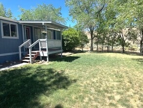 2393 Cree Ave in Elko, NV - Foto de edificio - Building Photo