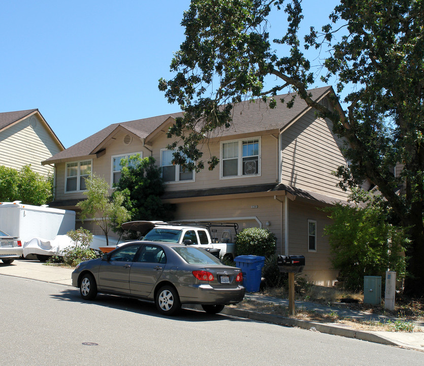 3204 Nielsen Ct in Santa Rosa, CA - Foto de edificio