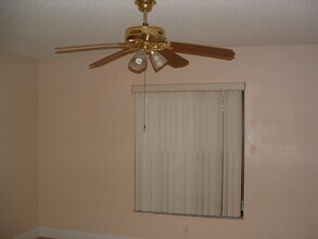 5667 Barnstead Cir in Greenacres, FL - Building Photo - Building Photo