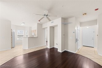 23500 Walden Center Dr in Bonita Springs, FL - Building Photo - Building Photo