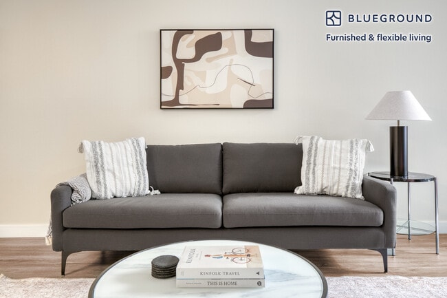 1223 Federal Ave, Unit FL4-ID118 in Los Angeles, CA - Foto de edificio - Building Photo