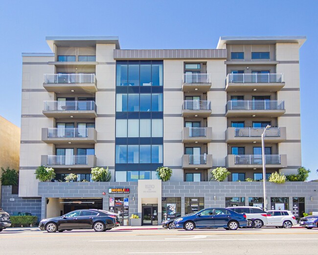 Live on the Boulevard in Sherman Oaks, CA - Foto de edificio - Building Photo