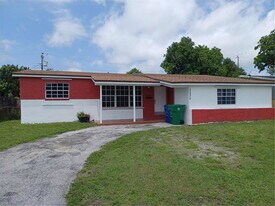 2330 Kingston Dr in Miramar, FL - Building Photo