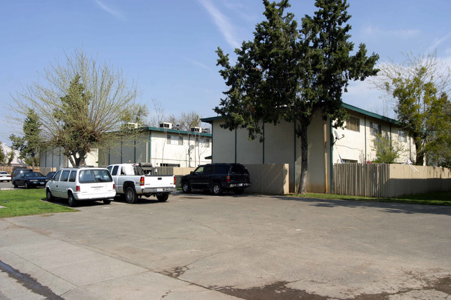 Larkspur Townhomes in Sacramento, CA - Foto de edificio - Building Photo