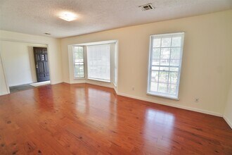 1725 Rolling Stone Dr in Norman, OK - Building Photo - Building Photo
