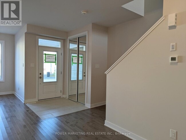 25 Chasing Grv in Ottawa, ON - Building Photo - Building Photo