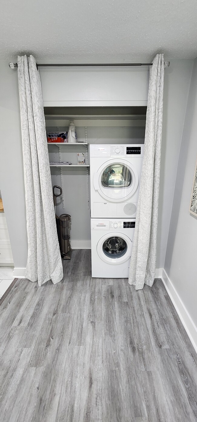 601 Heritage Ln in Largo, FL - Building Photo - Building Photo