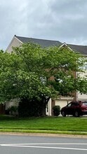 2541 Thorncroft Pl in Herndon, VA - Building Photo - Building Photo