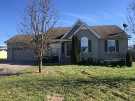 552 Winning Dr in Columbia, TN - Building Photo