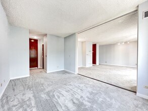 710 Lunalilo St in Honolulu, HI - Foto de edificio - Building Photo