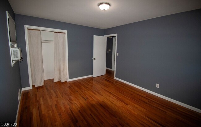 812 Niles Rd-Unit -1 in Union, NJ - Building Photo - Building Photo