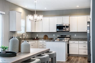 Tall Grass Luxury Rental Homes in Pleasant Hill, MO - Foto de edificio - Interior Photo