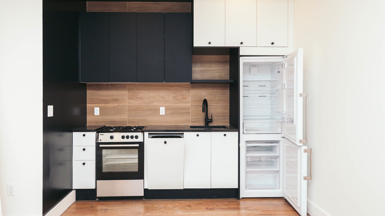 406 Cornelia St in Brooklyn, NY - Building Photo