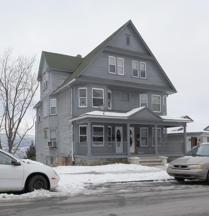 923-925 Quincy Ave in Scranton, PA - Building Photo