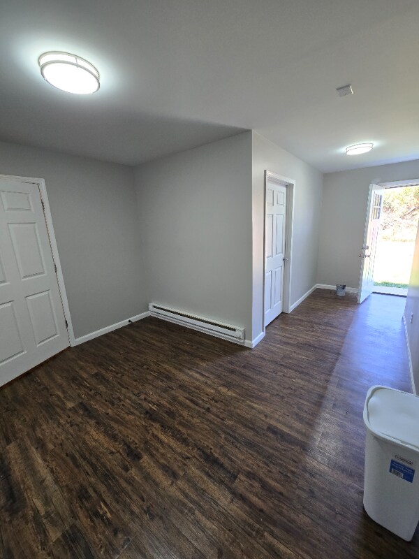 215 N Harrisburg Ave, Unit 2 in Gas City, IN - Building Photo - Building Photo