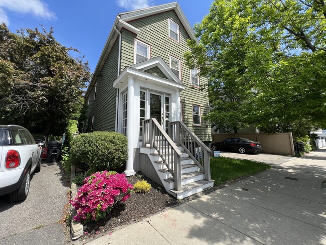 735 Somerville Ave, Unit 3