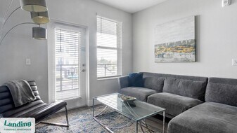 4950 W Prescott St in Tampa, FL - Building Photo