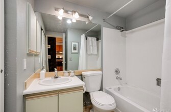 211 Summit Ave E in Seattle, WA - Building Photo - Building Photo