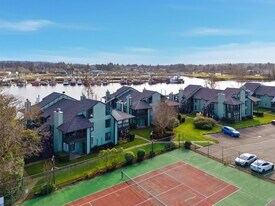 336 NE Skipanon Dr in Warrenton, OR - Building Photo