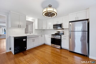 60 Ferris Ave in Norwalk, CT - Building Photo - Building Photo