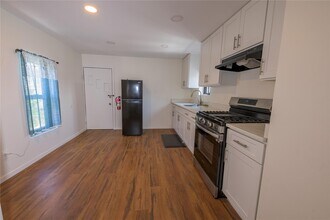 79 Railroad Ave in Middletown, NY - Building Photo - Building Photo