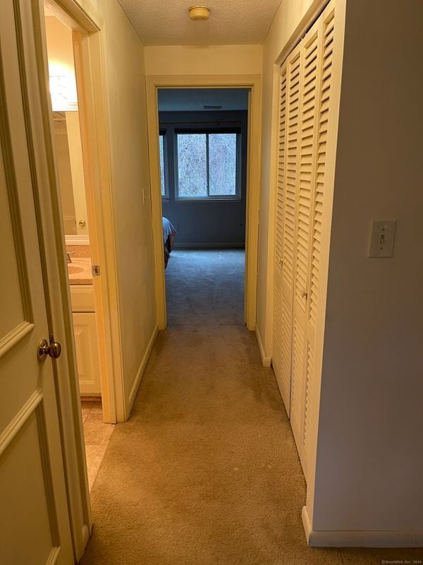 300 Brittany Farms Rd in New Britain, CT - Foto de edificio - Building Photo