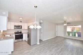 645 N Arrowhead Dr in Chandler, AZ - Building Photo - Building Photo