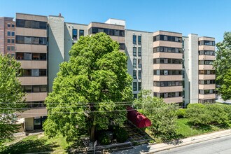 3100 Grand Ave in Des Moines, IA - Building Photo - Primary Photo