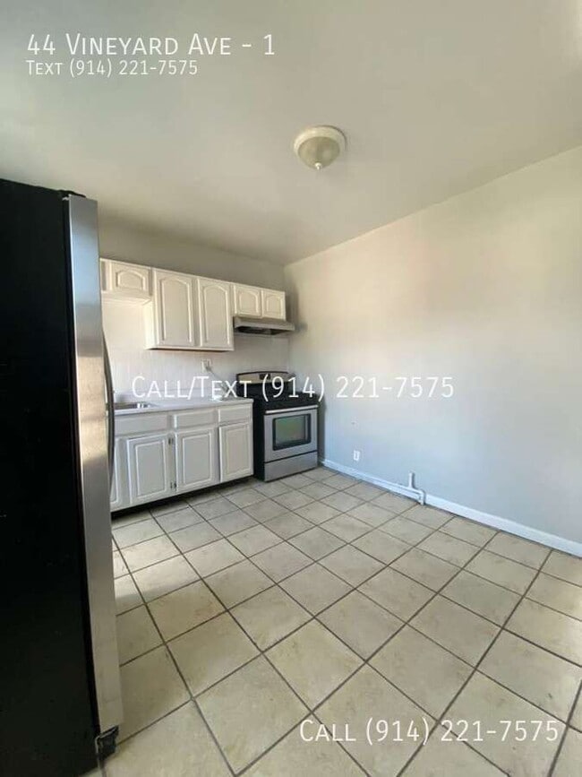 44 Vineyard Ave in Yonkers, NY - Building Photo - Building Photo