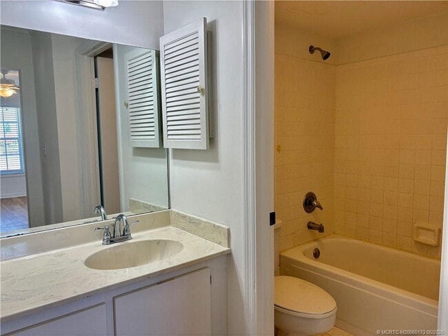 property at 802 SE Central Pkwy