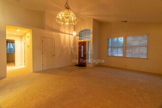 3441 Lava Bed Ct in Stockton, CA - Building Photo - Building Photo