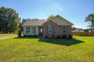 112 Heritage Dr in Portland, TN - Building Photo - Building Photo